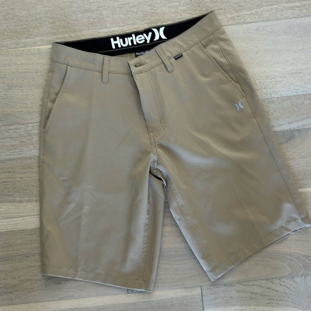 Hurley hybrid walking shorts 30